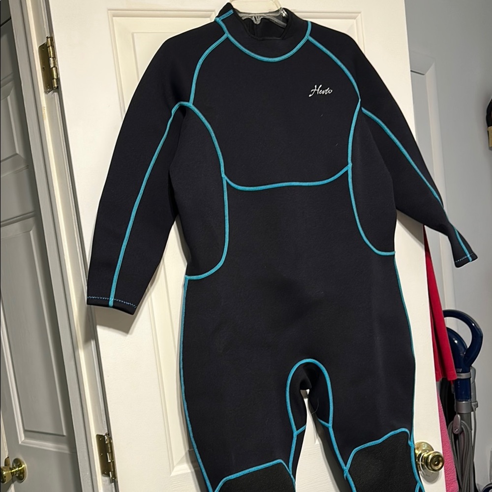 Ergonomic Black and Blue Rashguard Swimwear